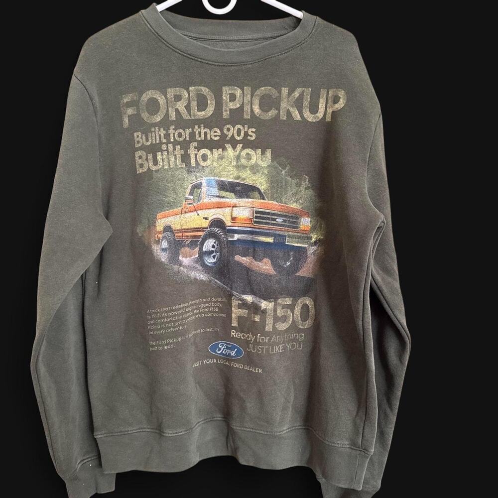 Green ford f 150 truck graphic
